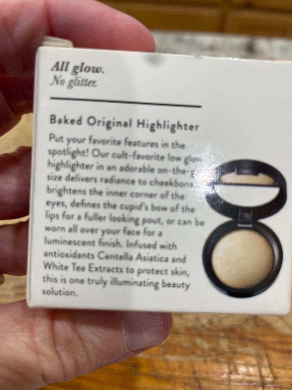 Laura Gellar baked highlighter - Picture 2 of 6